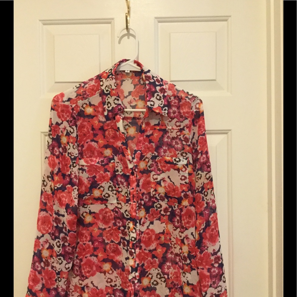 Lightweight polyester blouse